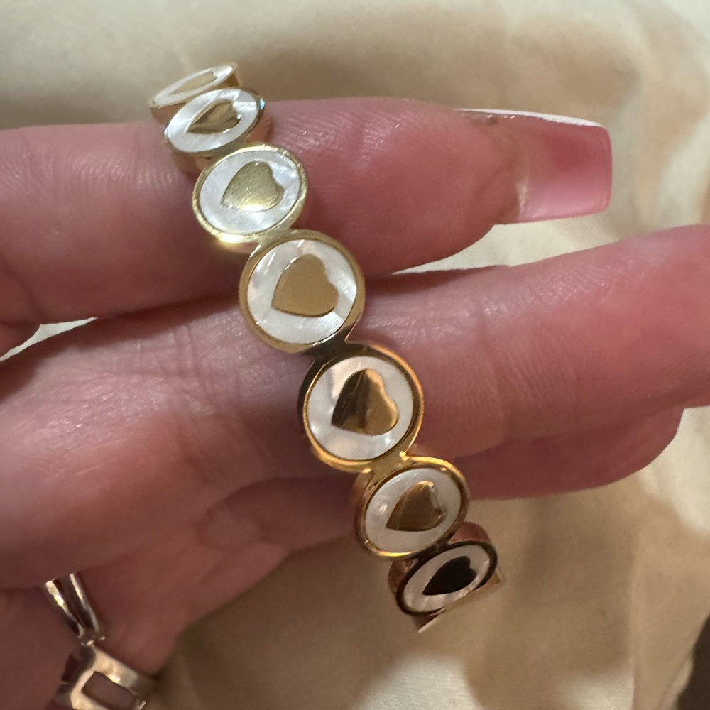 14k Gold and White Mother of Pearl Heart Bracelet